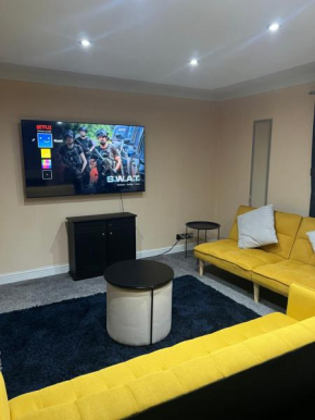 Cozy Basildon Retreat with 3 Bedrooms free parking